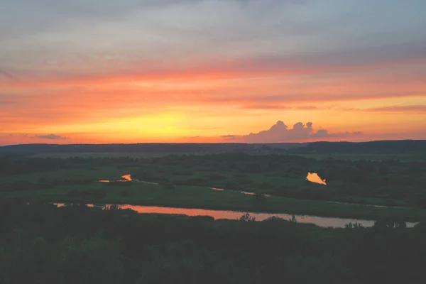 Belo Pôr Sol Sobre Rio Campo — Fotografia de Stock