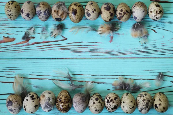 Huevos Codorniz Aislados Fondo Azul Madera Con Lugar Para Texto —  Fotos de Stock