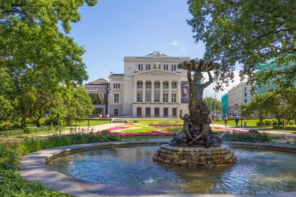 Riga, Letonya - 26 Haziran 2014. Latvian national opera ve Balesi 
