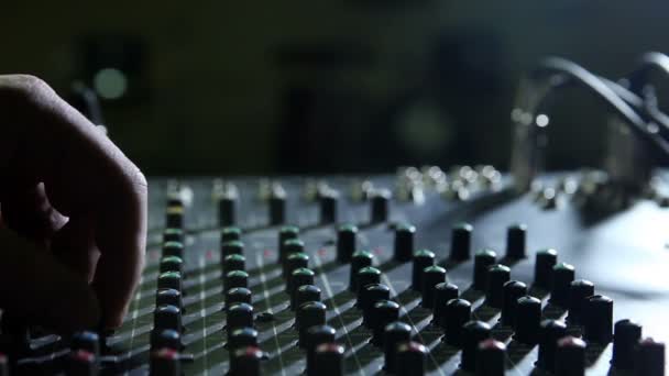 Console de estúdio de sintonia — Vídeo de Stock