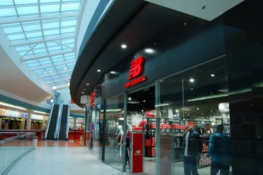 Kyiv, Ukrayna, 09 / 24 / 2019. Büyük bir alışveriş merkezinde yeni bir denge mağazası