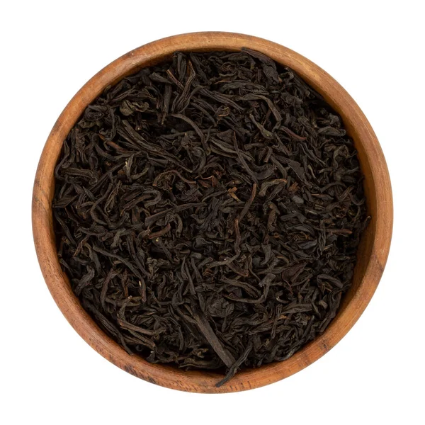 Chá Preto Uma Tigela Madeira Isolada Fundo Branco Fechar Vista — Fotografia de Stock