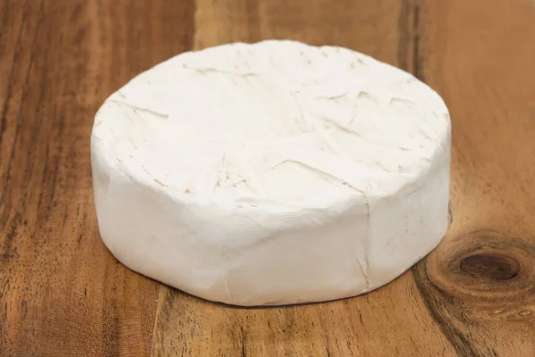 Brie Eller Camambert Ost Trä Bräda — Stockfoto