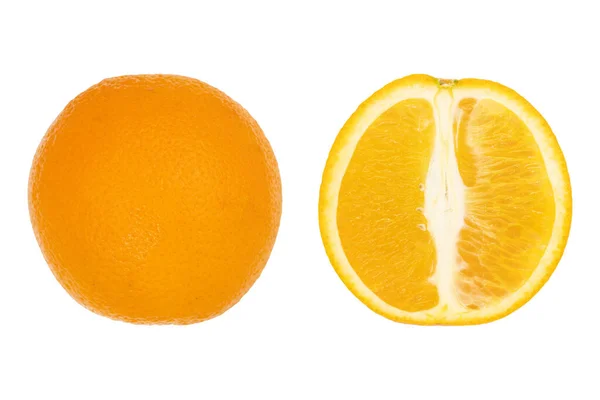 在白色背景上分离的橙子片 — 图库照片