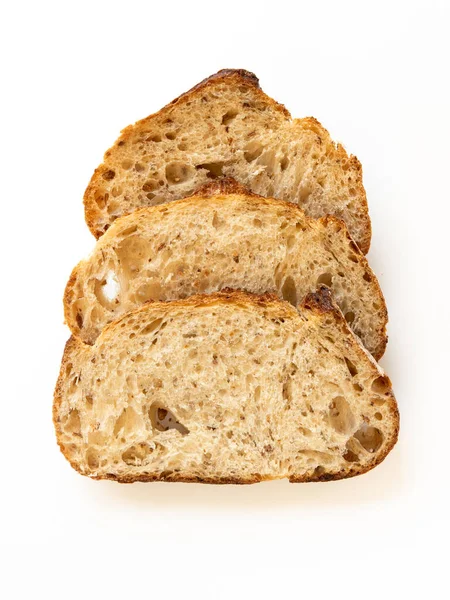 在白色背景顶部视图上的切片面包 新鲜美味的自制健康烘焙 面包店 — 图库照片