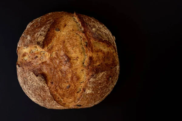 Hembakat Surdegsbröd Isolerat Svart Bakgrund Ovanifrån Apulianskt Bröd — Stockfoto