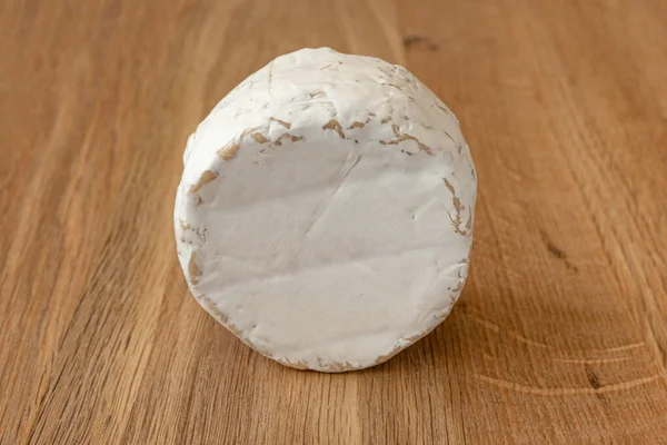 Huvud Välsmakande Camembert Ost Isolerad Trä Bakgrund Brie Typ Ost — Stockfoto