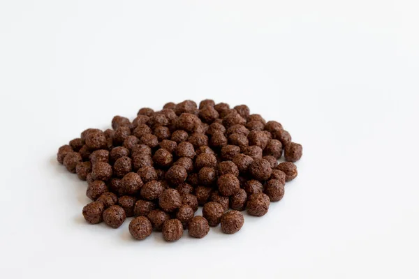 Bolas Cereales Chocolate Crujiente Aislado Sobre Fondo Blanco Bolas Con — Foto de Stock