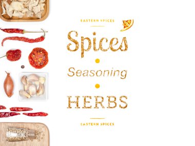 farklı baharatlar ve otlar beyaz zemin üzerinde. Üstten Görünüm