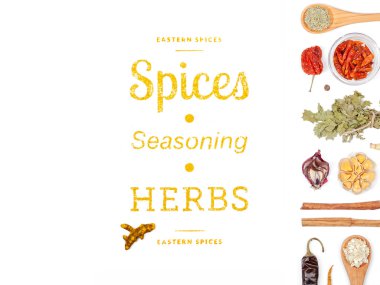 farklı baharatlar ve otlar beyaz zemin üzerinde. Üstten Görünüm