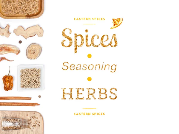 farklı baharatlar ve otlar beyaz zemin üzerinde. Üstten Görünüm