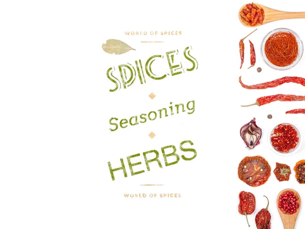farklı baharatlar ve otlar beyaz zemin üzerinde. Üstten Görünüm