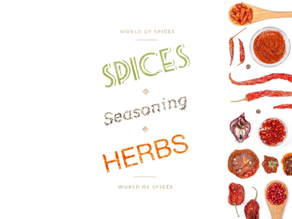 farklı baharatlar ve otlar beyaz zemin üzerinde. Üstten Görünüm