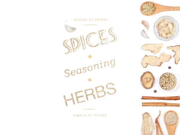 farklı baharatlar ve otlar beyaz zemin üzerinde. Üstten Görünüm