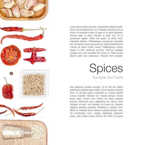 farklı baharatlar ve otlar beyaz zemin üzerinde. Üstten Görünüm