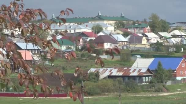 Panorama of the village of Chad in the Oktyabrsky District of the Perm Territory on a fine sunny day in early autumn. — Stock Footage Panorama Village Chad Oktyabrsky District Perm Territory Fine Sunny Day Stock Video