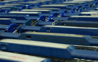 alışveriş arabaları