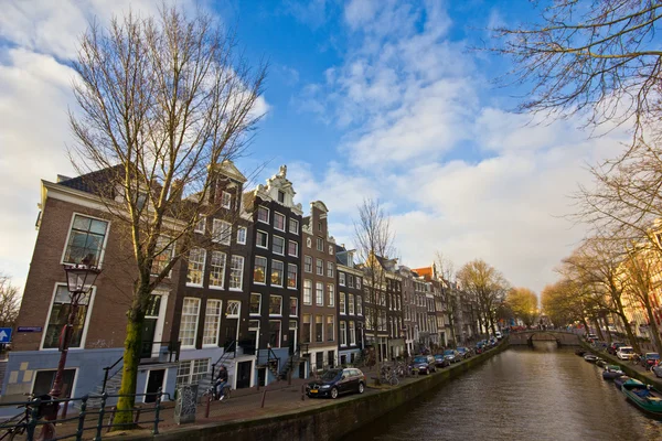 Sur les canaux d'amsterdam Photo De Stock