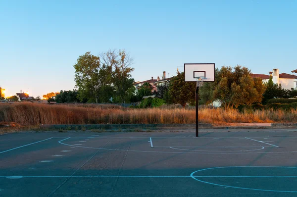Baloncesto ciudad parque infantil — Foto de Stock