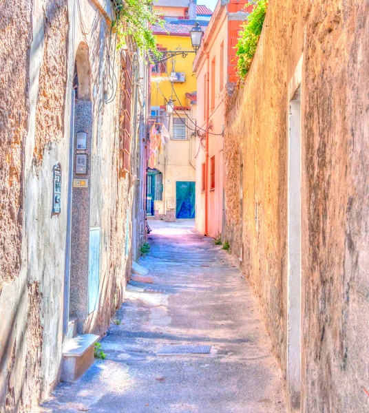 Alley in old city op hdr — Stockfoto