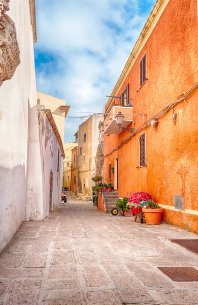 O beco bonito de castelsardo cidade velha — Fotografia de Stock