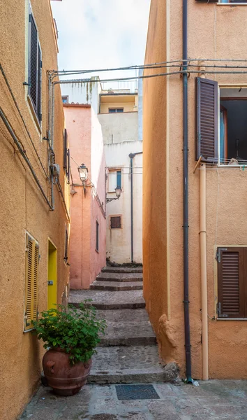 La belle ruelle de la vieille ville de Castelsardo — Photo