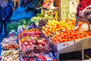 İtalya Bologna 'da Fuit standı