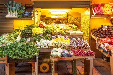Bologna İtalya'da meyve standı