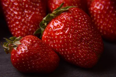 Çilek - Çilek tam frame.background, birçok kırmızı olgun çilek. Gıda arka plan