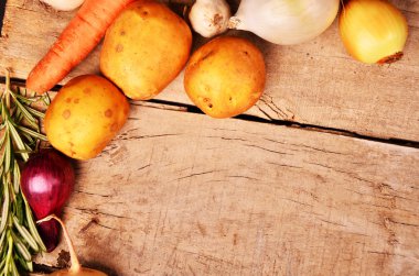 Fotokopi alanı olan taze çiftçiler, yukarıdan meyve ve sebze pazarlıyorlar.
