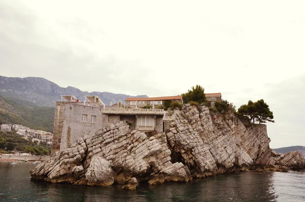 Sveti Stefan 섬 바, 몬테네그로에 바다에서 본 — 스톡 사진