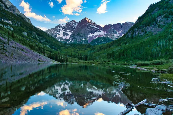 Maroon Bells Aspen Colorado Ban Naplementekor Gyönyörű Gesztenyebarna Színek Rózsaszín — Stock Fotó