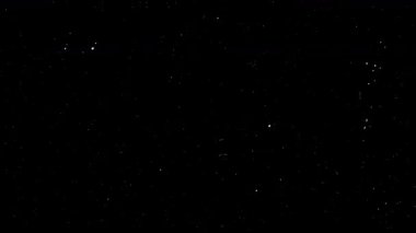 Yıldızlı gece gökyüzü gibi beyaz toz ve tahıl desenli soyut klasik siyah arkaplan