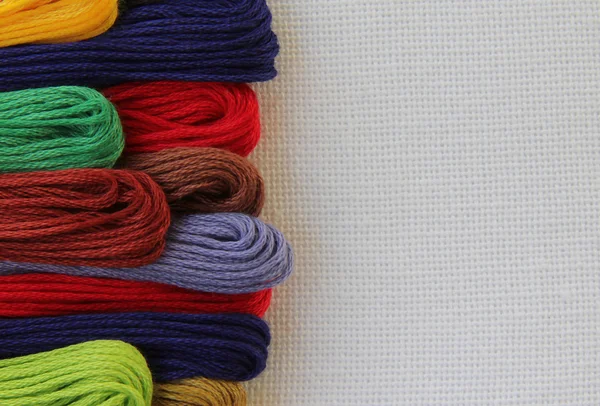 Floss e tecido para bordado — Fotografia de Stock