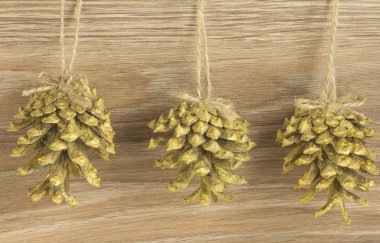 Noel dekorasyonları ahşap arka plan üzerinde göster