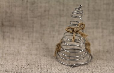 Soyut Noel ağacı telden yapılmış 