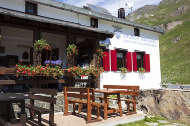 Formazza (VCO), İtalya - 25 Haziran 2020: Margaroli, Formazza Vadisi, Ossola, VCO, Piedmont, İtalya