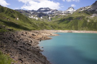 Formazza (VCO), İtalya - 25 Haziran 2020: Vannino Gölü, Formazza Vadisi, Ossola, VCO, Piedmont, İtalya