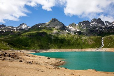 Formazza (VCO), İtalya - 25 Haziran 2020: Vannino Gölü, Formazza Vadisi, Ossola, VCO, Piedmont, İtalya