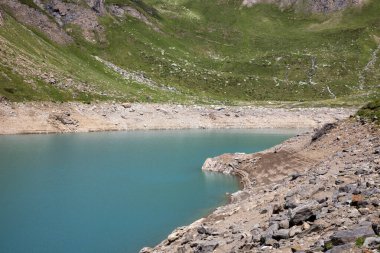 Formazza (VCO), İtalya - 25 Haziran 2020: Vannino Gölü, Formazza Vadisi, Ossola, VCO, Piedmont, İtalya