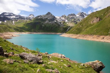 Formazza (VCO), İtalya - 25 Haziran 2020: Vannino Gölü, Formazza Vadisi, Ossola, VCO, Piedmont, İtalya