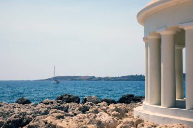 Kefalonia - Yunanistan - 15 Ağustos 2025: San Teodoro deniz feneri, Kefalonia, Yunanistan.