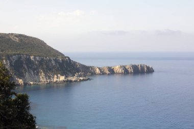 Kefalonya - Yunanistan - 15 Ağustos 2025: Platia Ammos plajı, Kefalonia, Yunanistan.