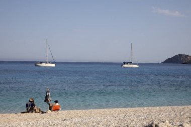 Kefalonya - Yunanistan - 15 Ağustos 2025: Myrtos Sahili, Kefalonia, Yunanistan.