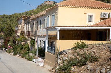 Kefalonya - Yunanistan - 15 Ağustos 2025: Assos köyü, Kefalonia, Yunanistan.