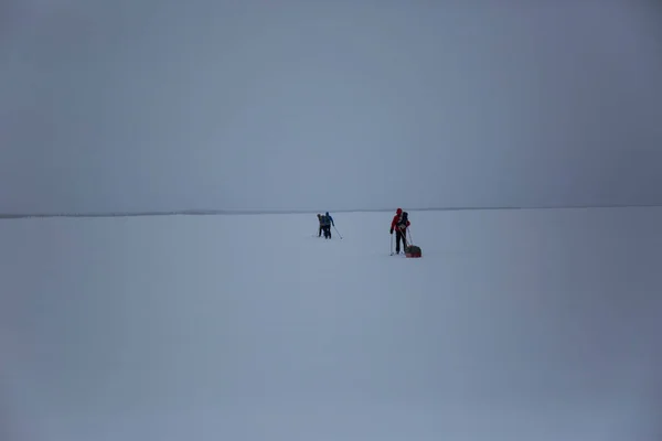 Inari Gölü Laponya Finlandiya Kayak Gezisi — Stok fotoğraf