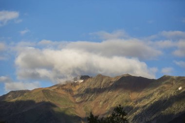Capcir dağlarında sonbahar günbatımı, Cerdagne, Pyrenees, Güney Fransa. Avrupa.