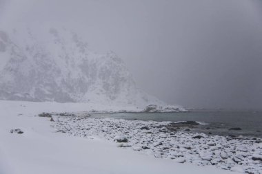 Bleik Plajı 'nda kış, Lofoten Adaları, Kuzey, Norveç.