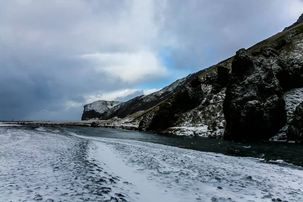 北欧Skogafoss瀑布冬季景观 — 图库照片