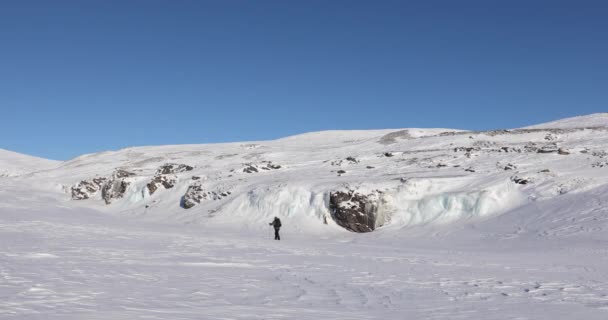 ドヴレフェル国立公園 ノルウェーのスキー遠征 — ストック動画